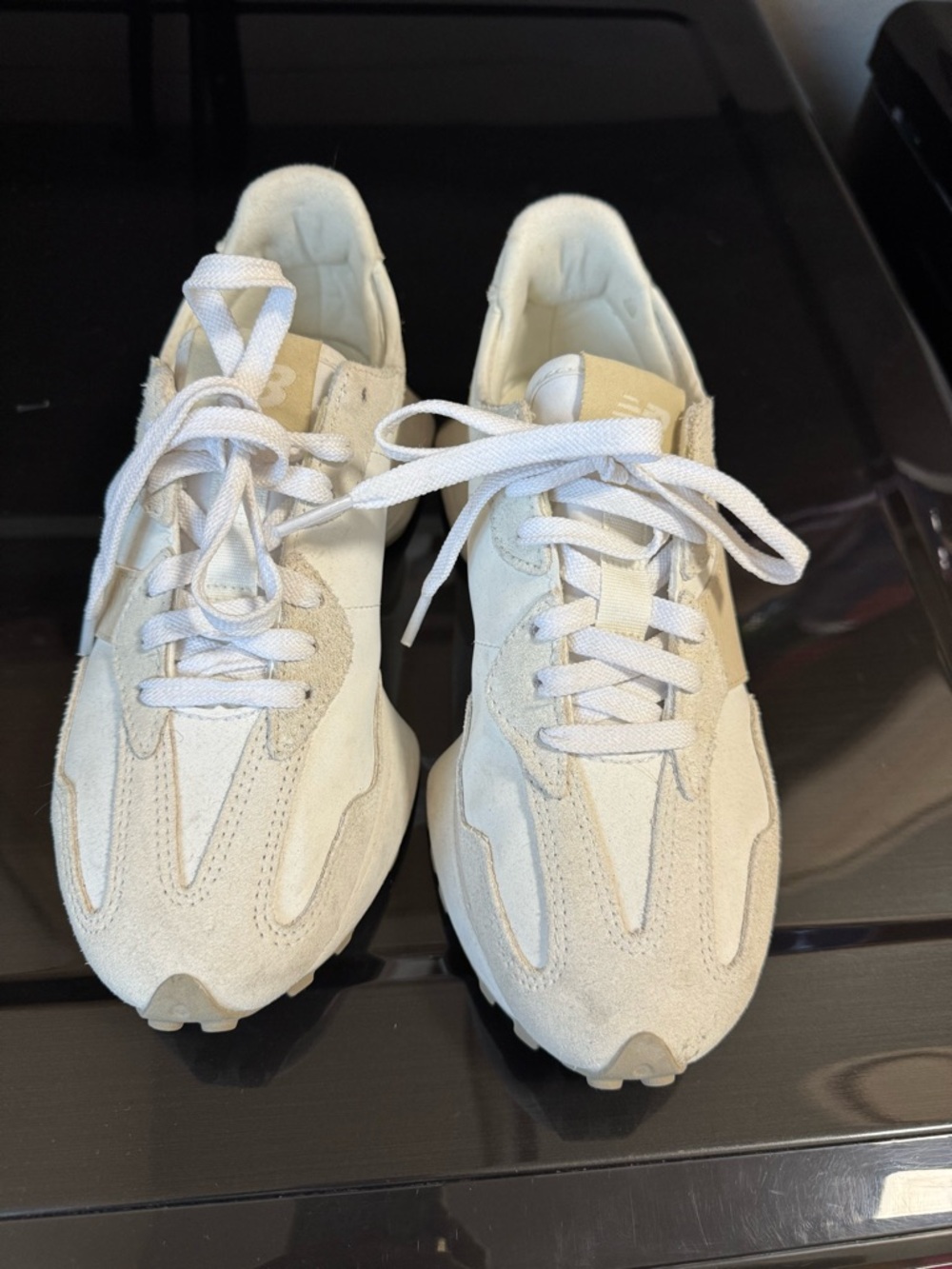New Balance White Women's 327 Sneaker - Picture 2 of 4